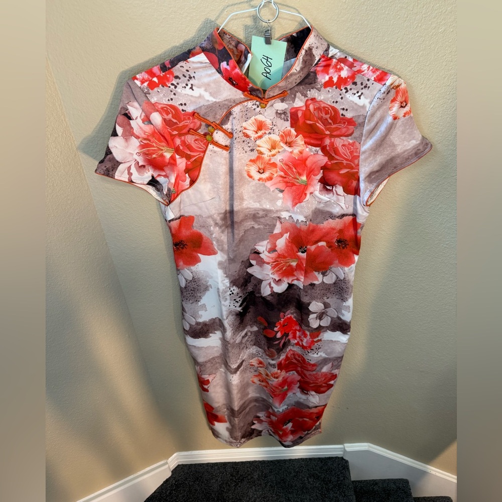 Floral Cheongsam Dress - Asian size Large -for America is about a small (A64)